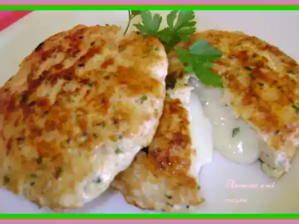 Receta Hamburguesas de pollo y pavo rellenas de queso