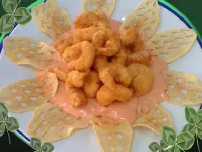 Receta Camarones al huevo con crema rosa y lonchas de papas fritas