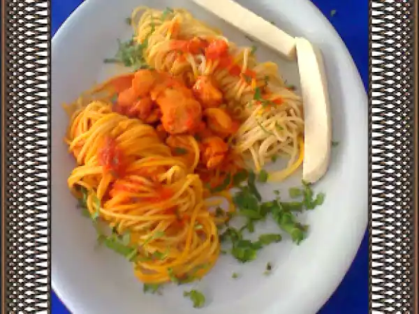 Receta Vermicelli enrollados con salsa criolla de pollo y queso mozzarella