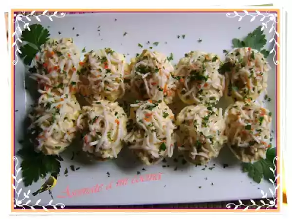 Receta Huevos rellenos de atún y surimi rallado