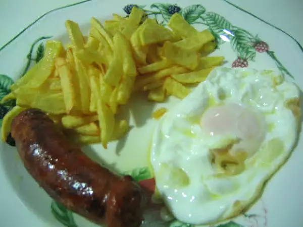 Receta La mejor comida del mundo: huevos, patatas y choricillo fritos