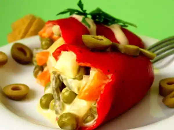 Receta Pimientos del piquillo rellenos de ensaladilla rusa
