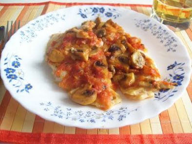 Receta Filetes de pescado con tomate y champiñones