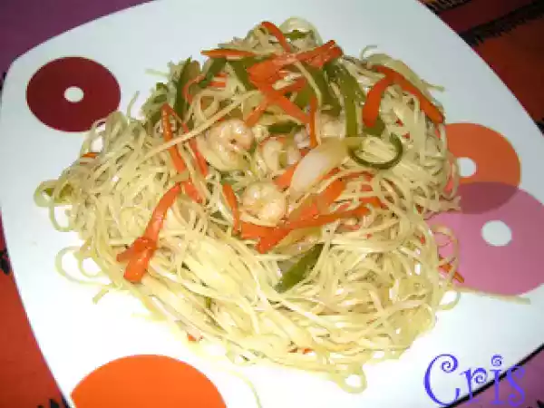 Receta Fideos de huevo con verduras y gambas