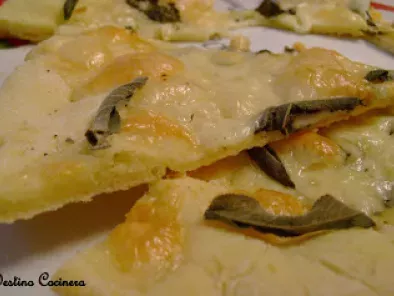 Receta Como en sicilia: pizza crocante con harina de semola de trigo duro.