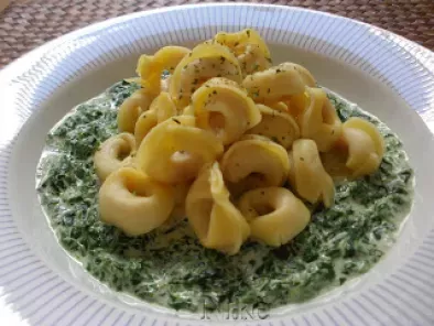 Receta Pasta y verduras: tortellini con espinacas a la crema