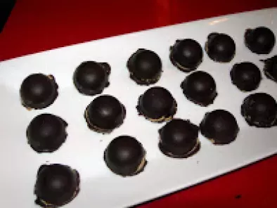 Receta Bombones de chocolate negro rellenos de foie. paso a paso