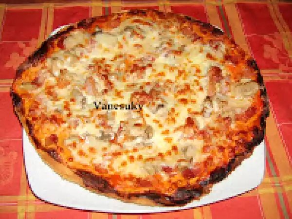 Receta Pizza de beicon, champis y parmesano (con ayuda de mi panificadora quigg)