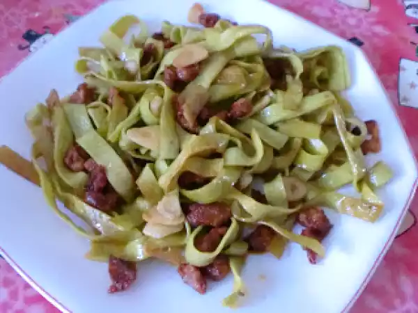Receta Tagliatelle espinacas con ajillo de chorizo