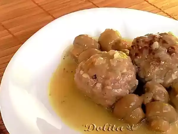 Receta Albóndigas con crema de champiñones