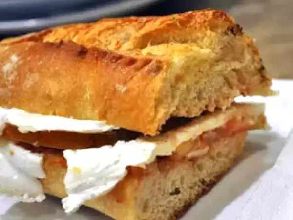 Receta Entrepà de formatge de cabra i tomàquet