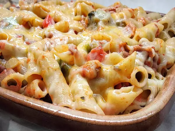 Receta Macarrones gratinados con atún y verduras