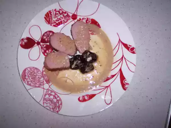 Receta Solomillo de cerdo a la mostaza y ciruelas