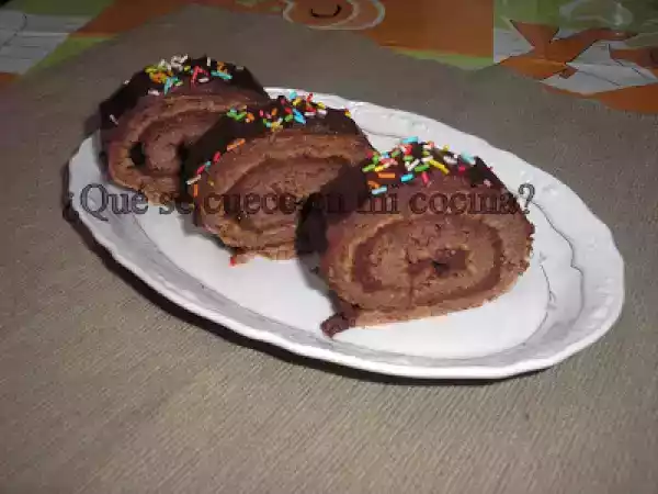 Receta Brazo de gitano hecho con claras y relleno de chocolate