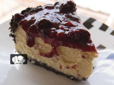 Black cheesecake con frutos rojos