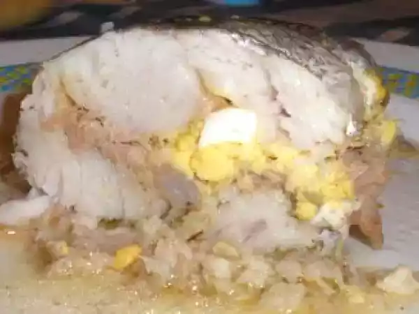 Receta Merluza rellena de atun gambas y huevo