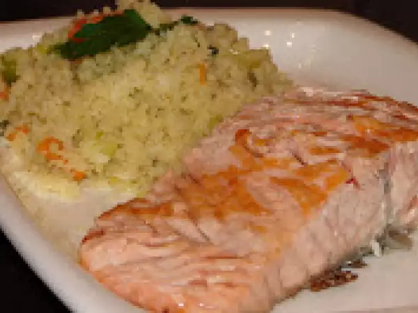 Receta Salmón rosado con cuscús arcoíris