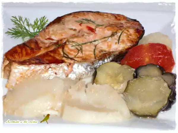 Receta Salmón al eneldo con patatas y hortalizas