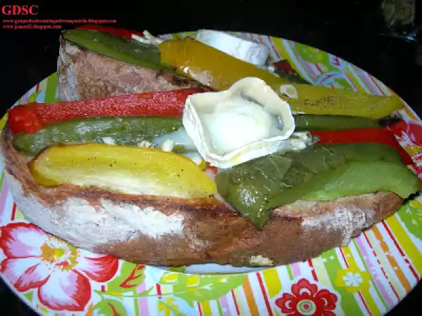 Receta Tosta de queso y pimientos asados