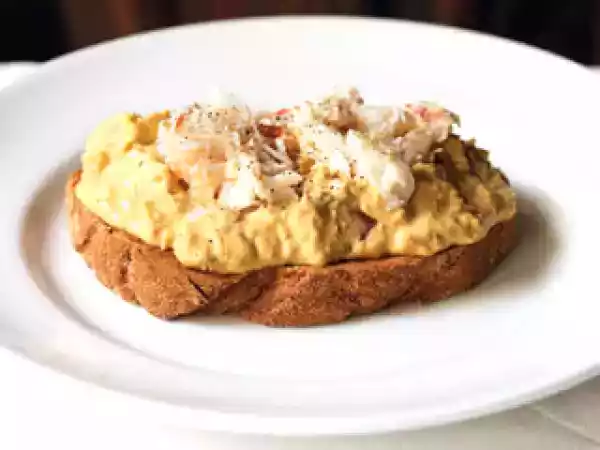 Receta Tosta crujiente de centolla y mayonesa