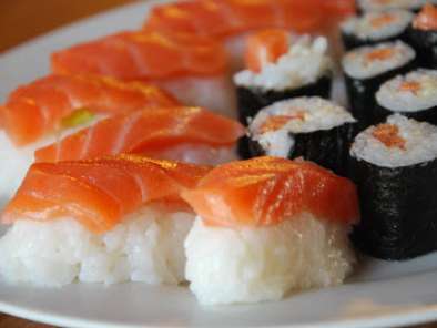 Receta Sushi nigiri de salmón
