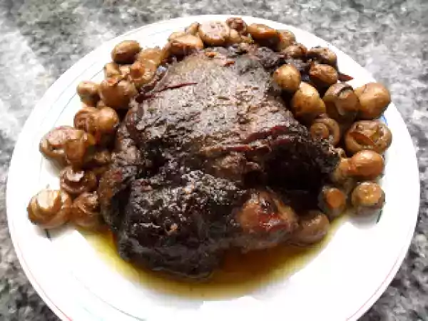 Receta Asado de jabali con champiñones