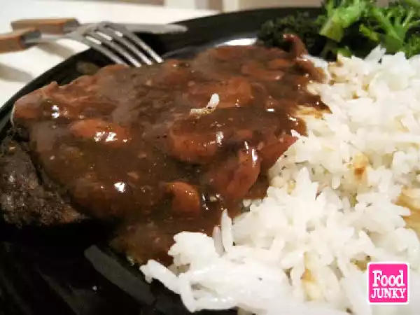 Receta Bistec en salsa de vino con hongos