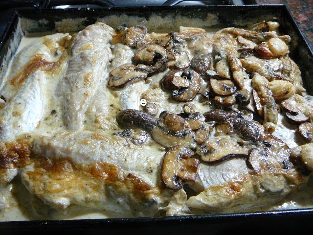 Pescado al horno con hongos y crema - Receta Petitchef