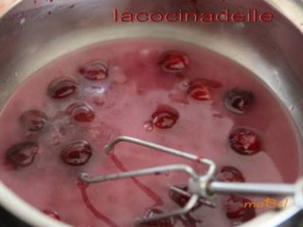 Tarta Selva Negra deliciosa - Preparación paso 3