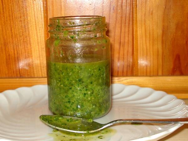 Tortiglioni con Pesto de acelgas, cilantro y semillas de calabaza - Preparación paso 1