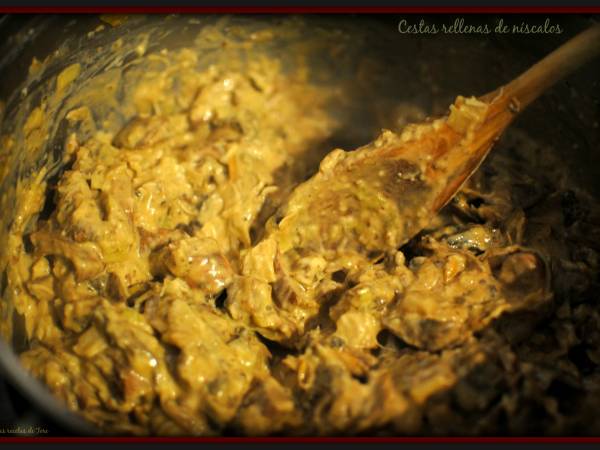 Cestas rellenas de níscalos - Preparación paso 2