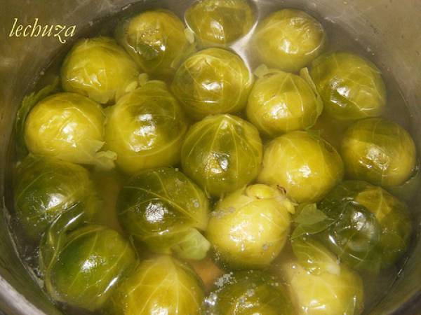 Albóndigas rellenas de coles de bruselas - Preparación paso 4