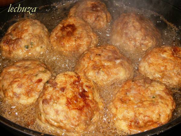 Albóndigas rellenas de coles de bruselas - Preparación paso 6