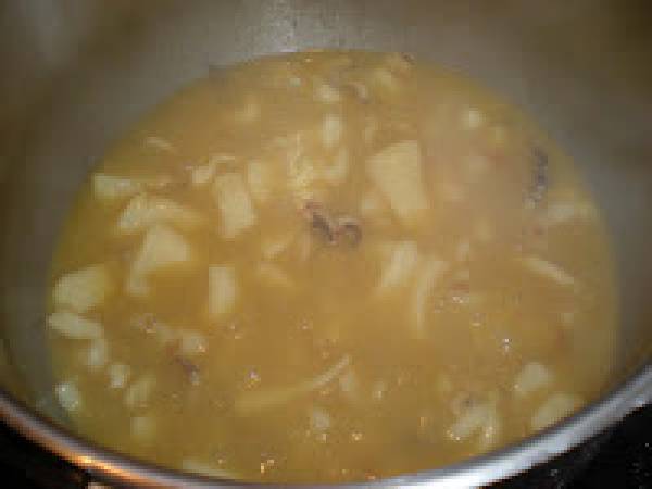 Sepia con guisantes y champiñones. - Preparación paso 8