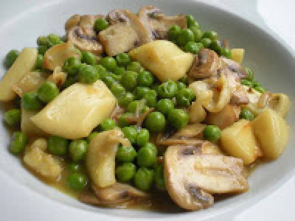 Sepia con guisantes y champiñones. - Preparación paso 12