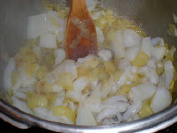 Sepia con guisantes y champiñones. - Preparación paso 6