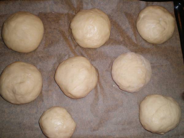 Panecillos turcos rellenos de queso feta (Pogaça) - Preparación paso 3