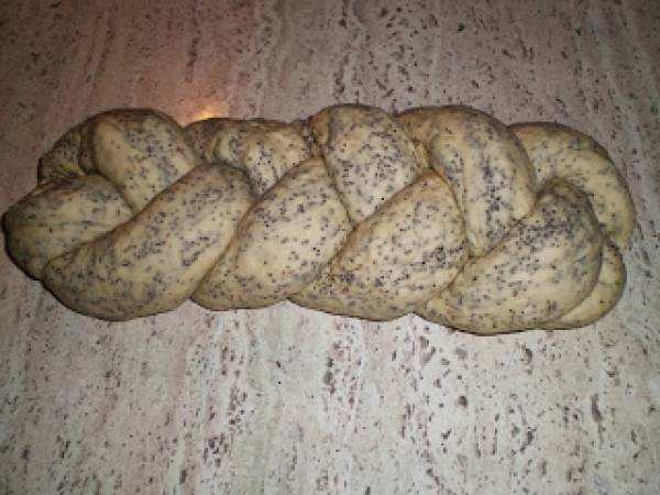 TRENZA CON SEMILLAS DE AMAPOLA, EN PANIFICADORA - Preparación paso 2