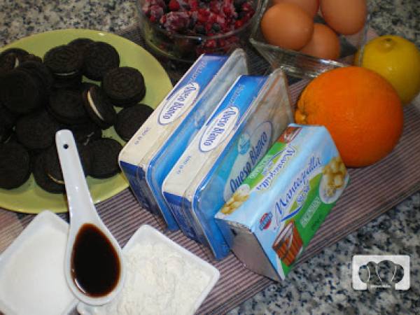 Black Cheesecake con frutos rojos - Preparación paso 1