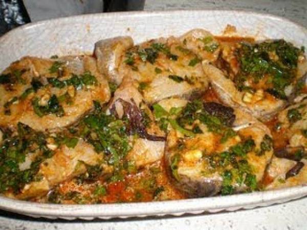 Merluza al horno con chermula - Preparación paso 1