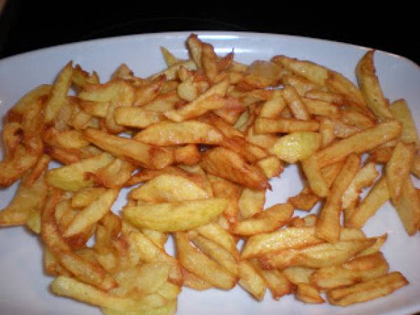 Patatas fritas con alioli - Preparación paso 1