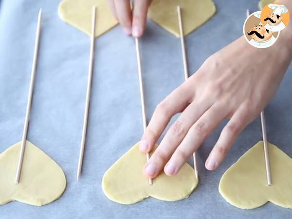 Pie Pops, Empanadillas de corazón en palitos - Preparación paso 2