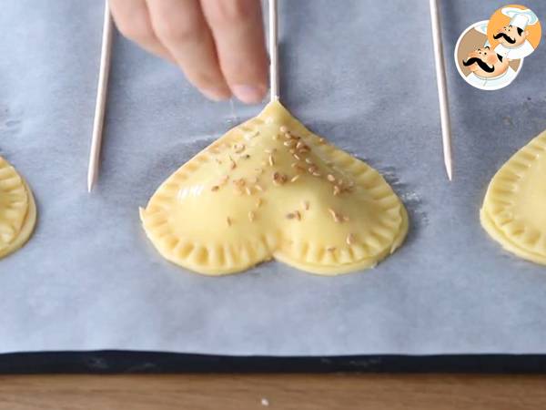 Pie Pops, Empanadillas de corazón en palitos - Preparación paso 7
