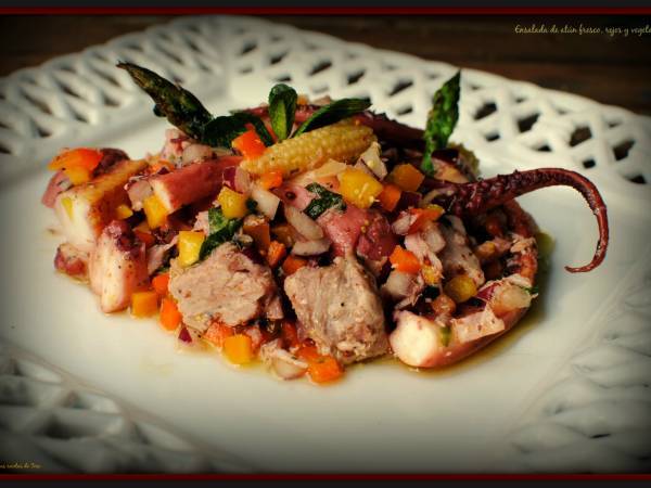 Ensalada de atún fresco, rejos y vegetales. - Preparación paso 3