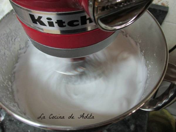 Conos de hojaldre, rellenos de nata - Preparación paso 4