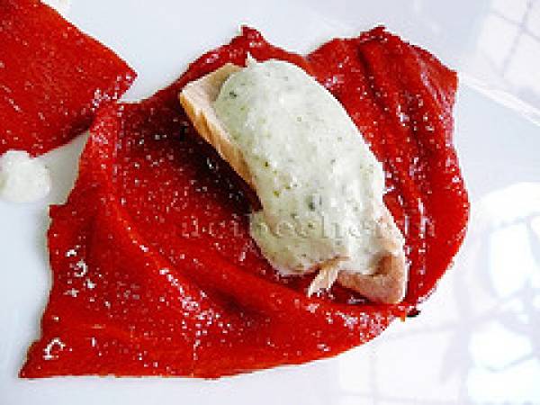 Piquillos rellenos de atún y salsa - Preparación paso 4