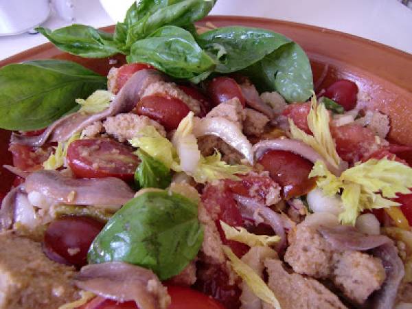 Ensalada Panzanella de la toscana - Preparación paso 4