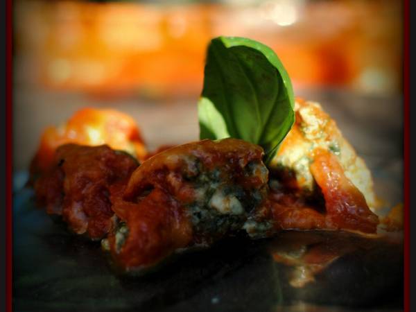 Bolas de espinaca y ricotta con salsa de tomate al horno. - Preparación paso 4