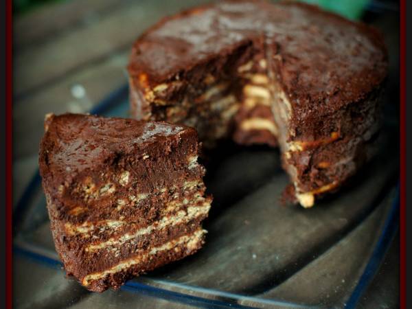 Tarta marquesa de chocolate con galletas María - Preparación paso 2