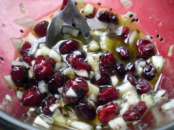 Ensalada de queso con arándanos rojos - Preparación paso 6